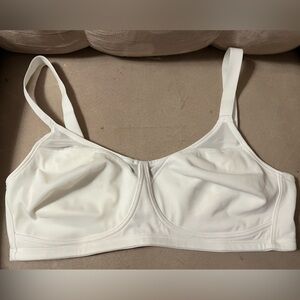 Playtex 18 hour smoothing minimizer wirefree bra size 38C